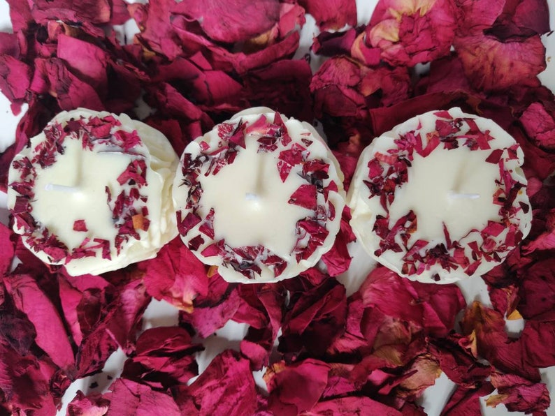 White Rose Scented Round Flowers 4 Candles - Botanical Rose Flowers - Rose Candles - Floral Candle - Rose Petal Candle - Valentine Days Gift Candles