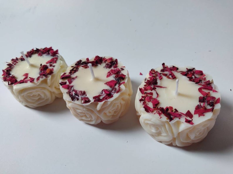 White Rose Scented Round Flowers 4 Candles - Botanical Rose Flowers - Rose Candles - Floral Candle - Rose Petal Candle - Valentine Days Gift Candles
