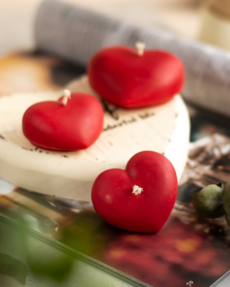Red Heart Gift Candle Set of 4 - Paraffin wax Rose Scented Candle - Heart Shaped Candle - Wedding Favor Candle - Romantic Valentines Heart