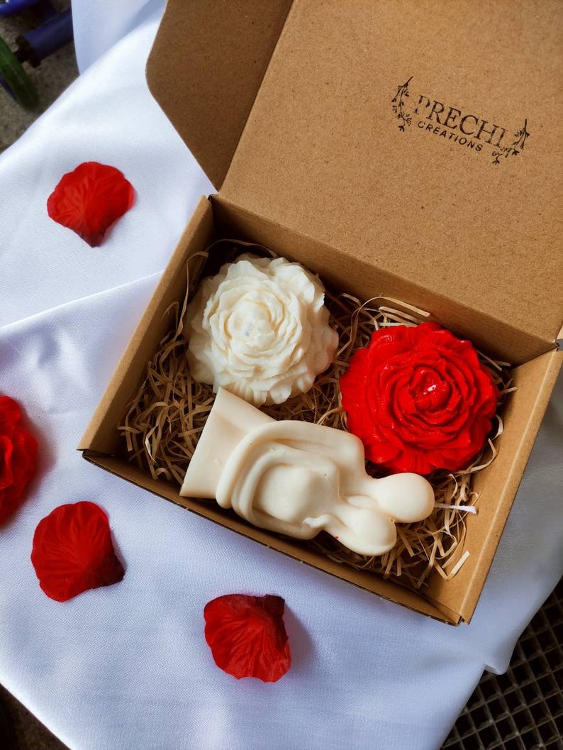 Valentine's Day Gift Hamper - Candle gift box - Peony Flower 🌺 Candles - Couple Candle - Heart Bubble Candle